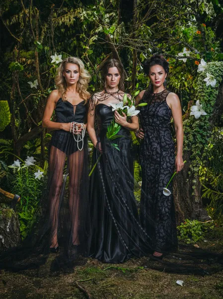 Juodosios našlės poster