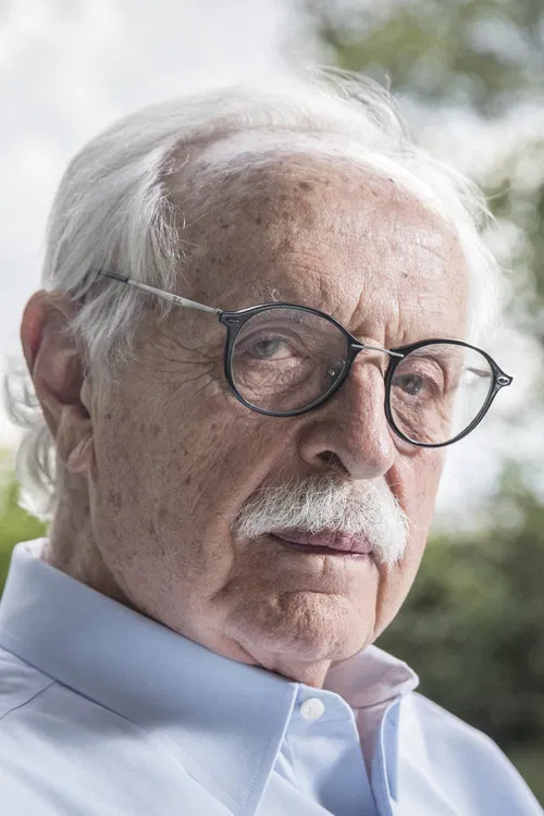 Modesto Carvalhosa profile