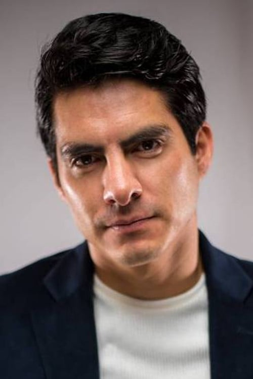 Axel Alcántara profile