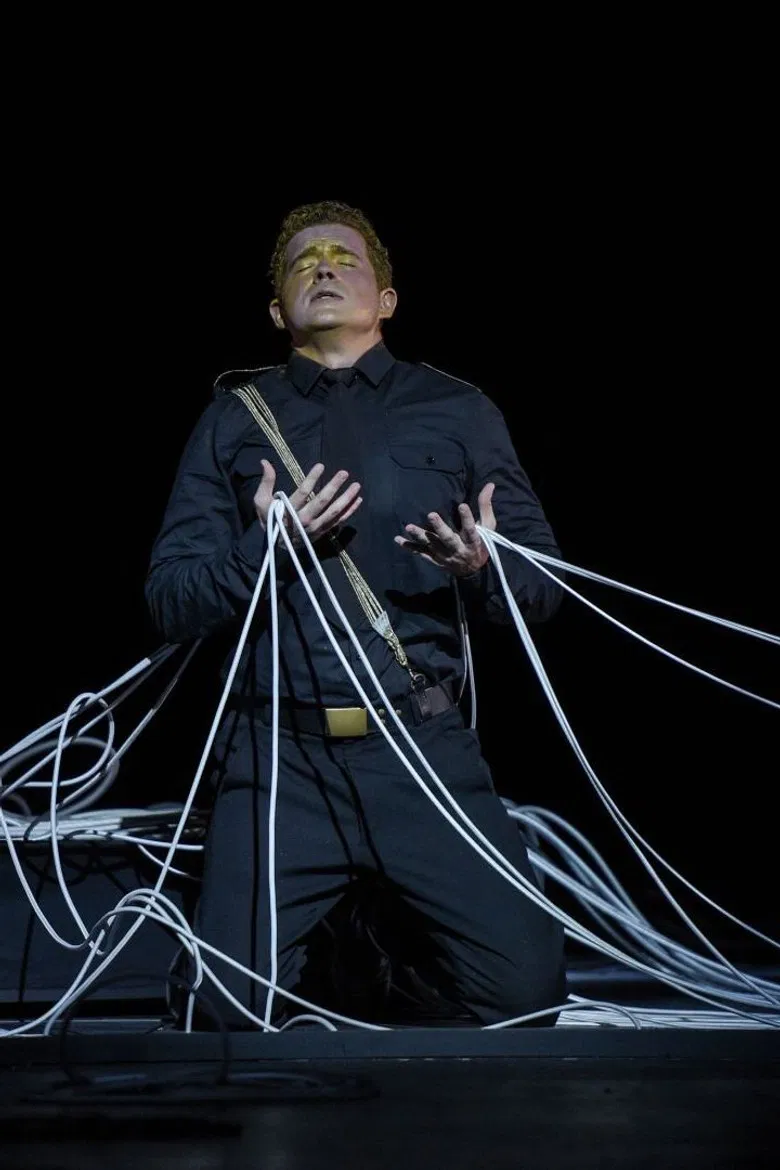 Ullmann: Der Kaiser von Atlantis poster background