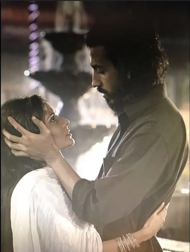 Ek Betuke Aadmi Ki Afrah Raatein poster background