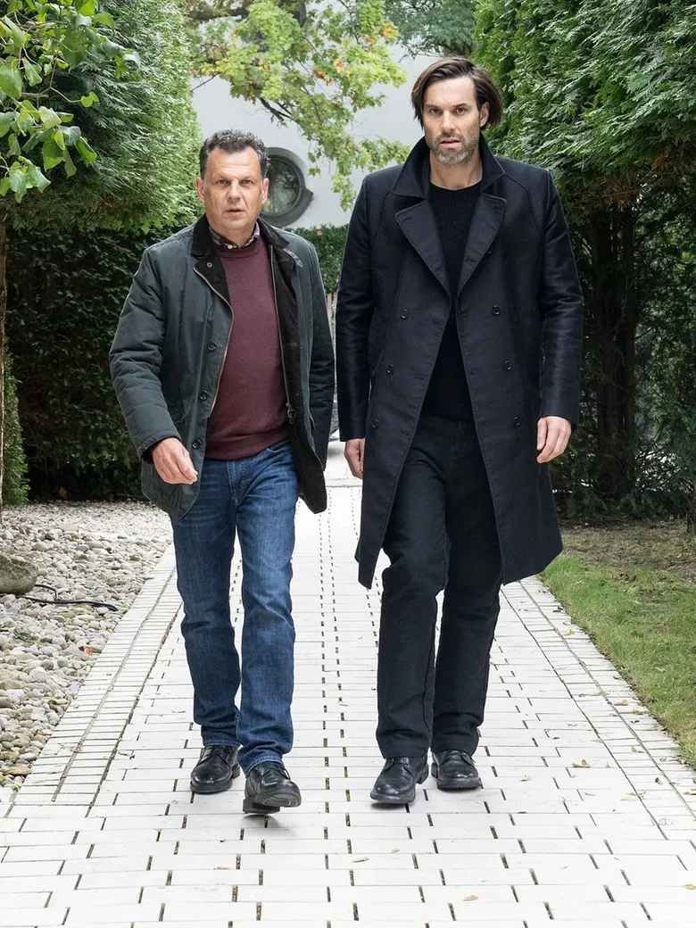 Laim und die Toten ohne Hosen poster background