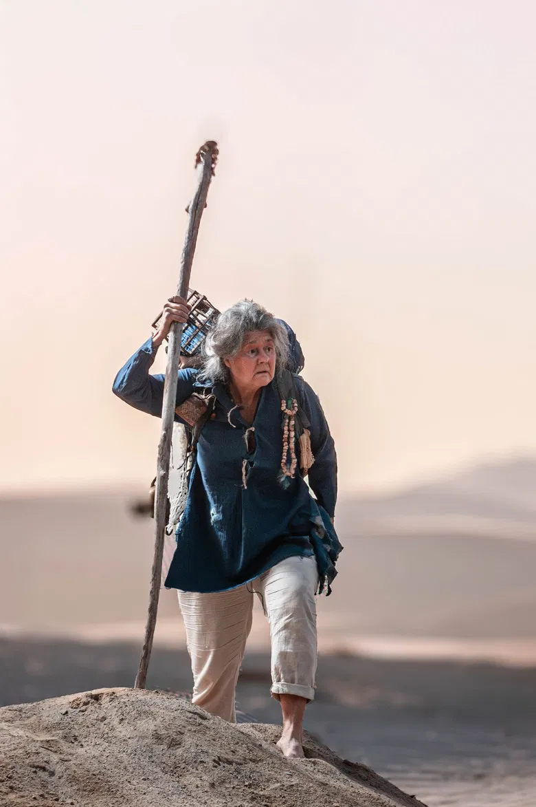 Sous le sable poster background