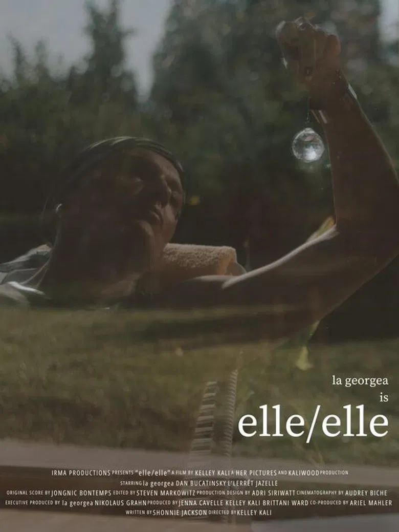 elle/elle poster background