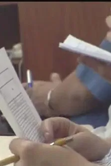 Garotas em Ponto de Venda poster background