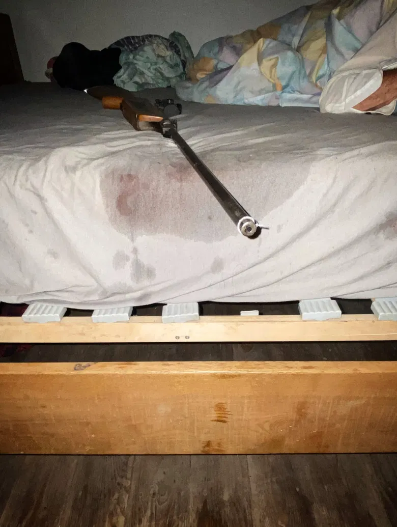 Nehéz az angyalokat megfogni, vissza ne csússzanak a mennyországba poster background