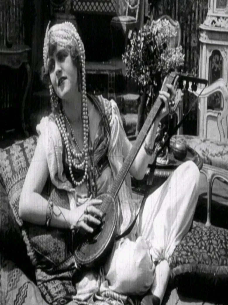 Enis Aldjelis, die Blume des Ostens poster background