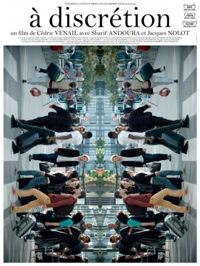 À discrétion poster background