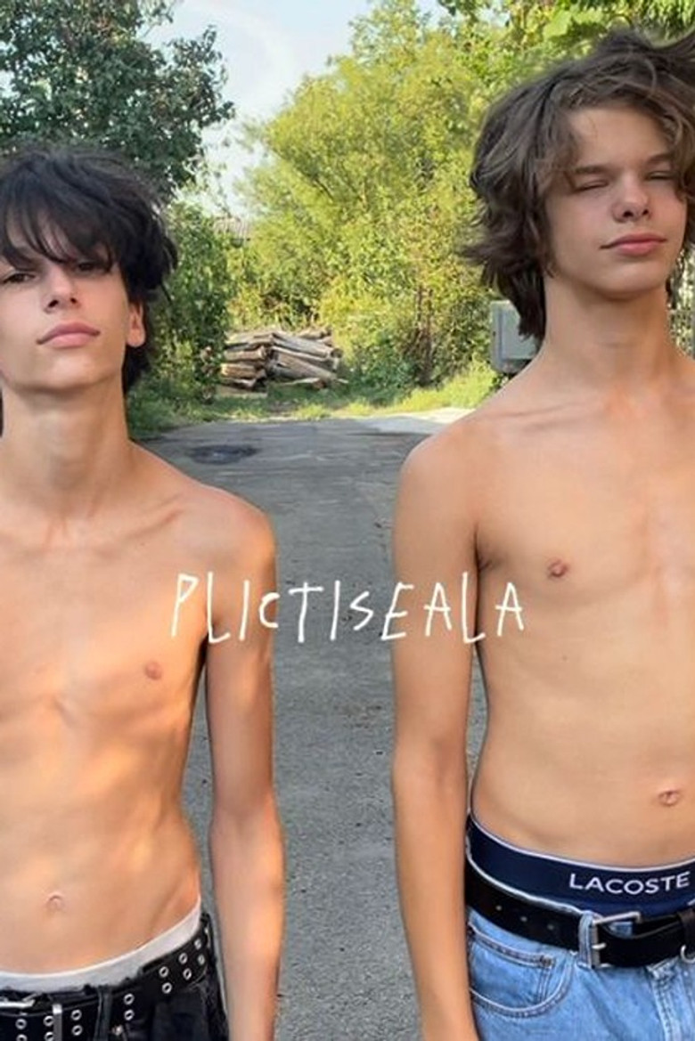 Plictiseala poster background