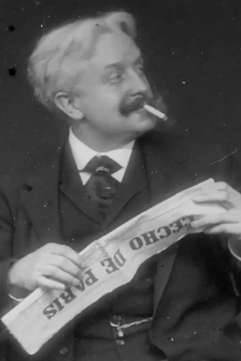 Paul Nadar lisant l'Écho de Paris à la terrasse d'un café poster background