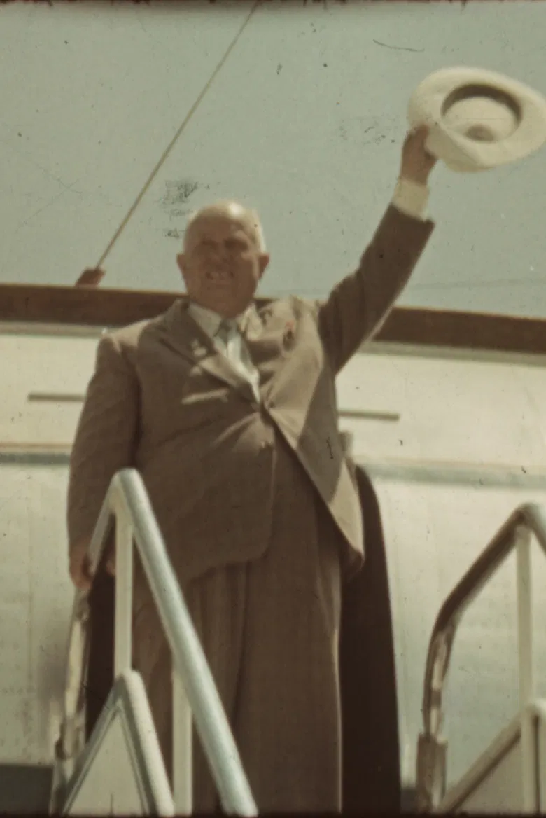 Kinoreportazh Nr. 1 poster background