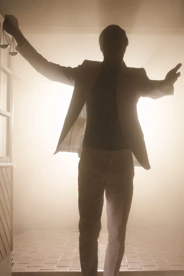 Tranzitidő poster background