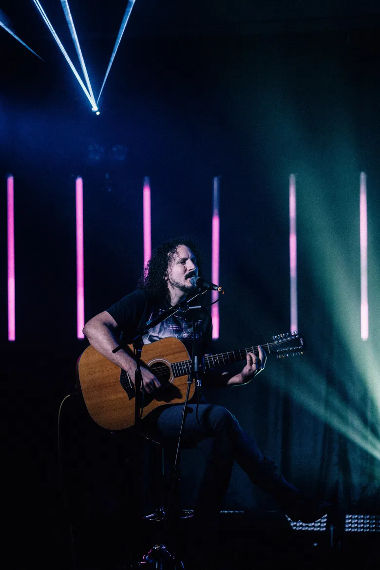 Ross Jennings: Acoustic Shadows poster background