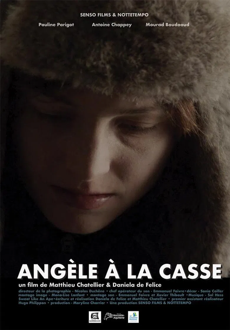 Angèle à la casse poster background