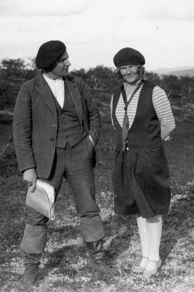 Työn sankarilaulu poster background