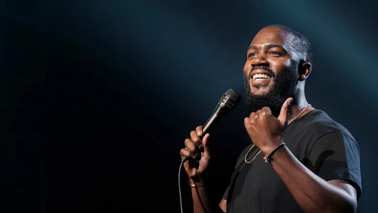 Mo Gilligan pointing to the audience