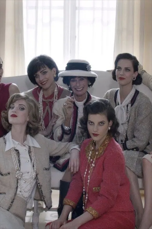 The Return poster background