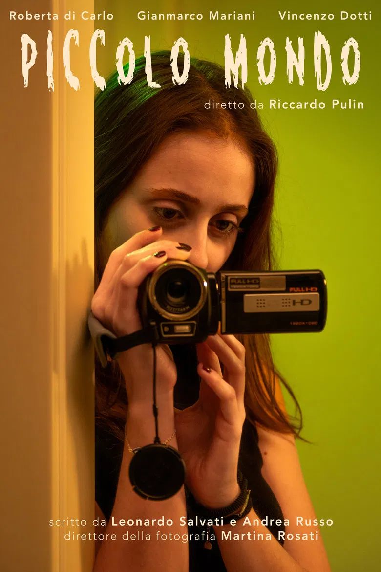 Piccolo mondo poster background