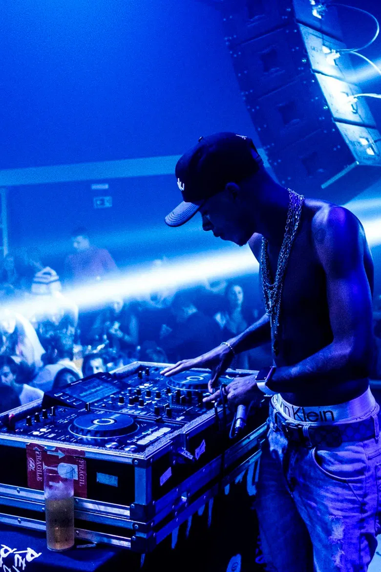 Por Dentro do Funk 150 BPM poster background