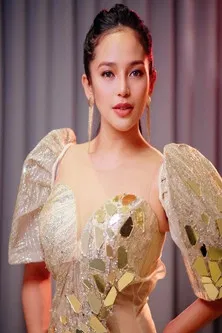 Nakaw Na Sandali poster background