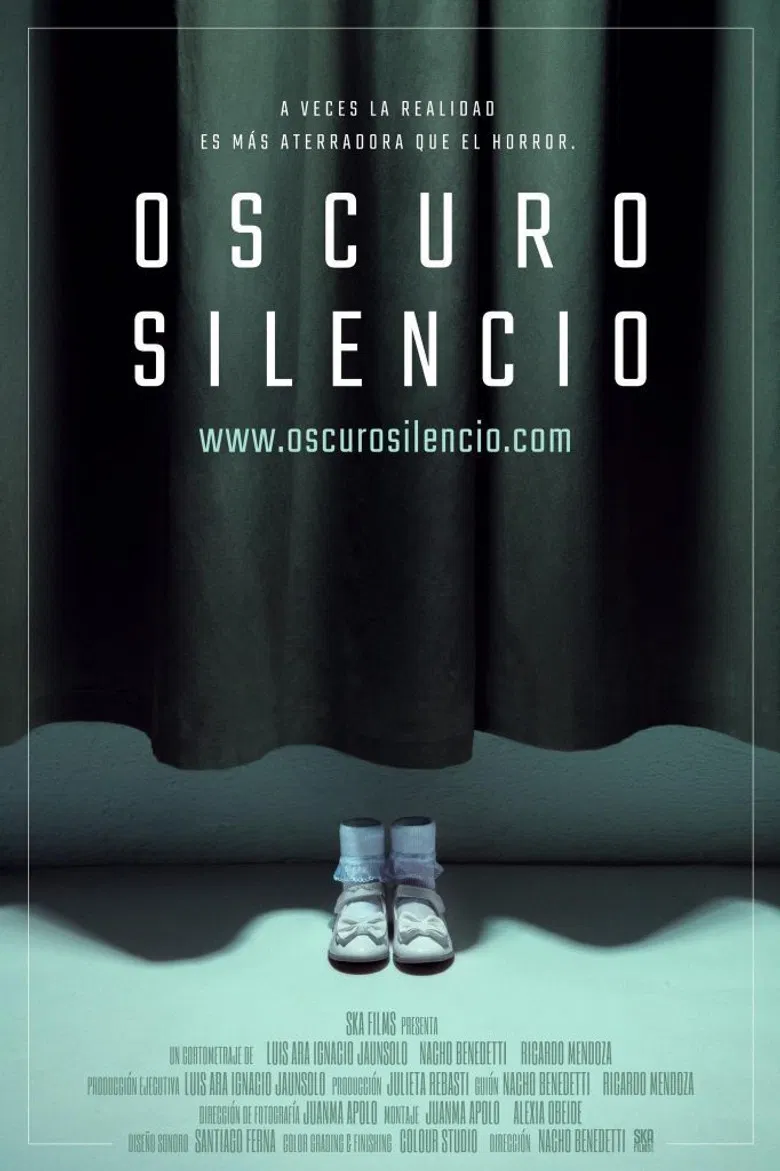 Oscuro  Silencio poster background